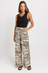 Women's Pant | Saffra Relax Leg Jean | BETTY BASICS