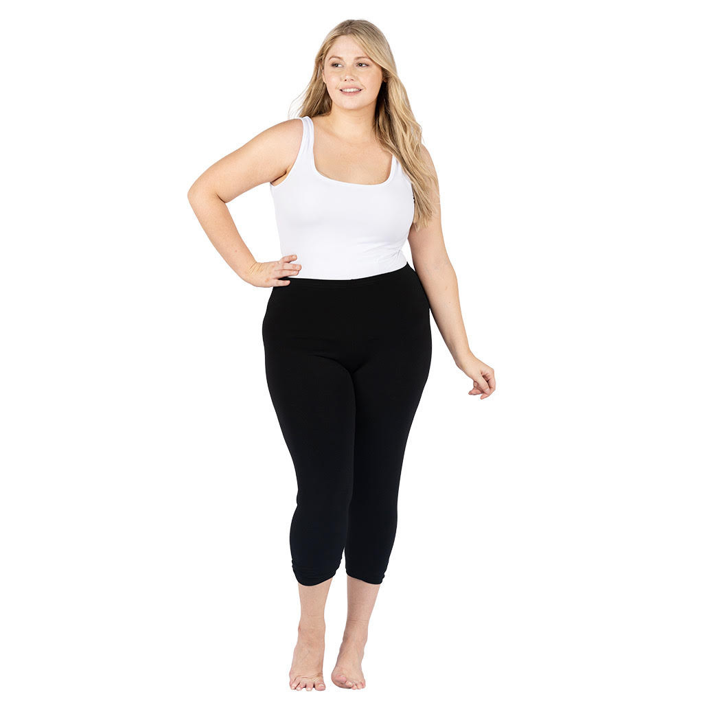 Soft Knit ¾ Leggings in Black ROOM TO MOVE @alibionline