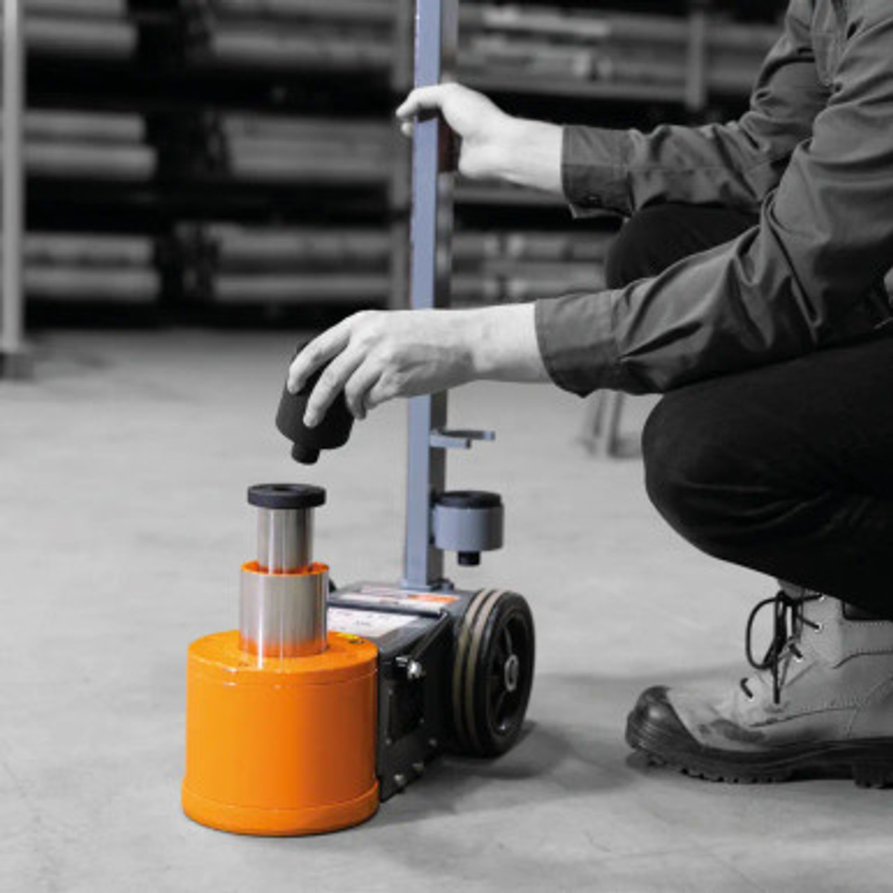 33 Ton Professional Air/Hydraulic Floor Jack