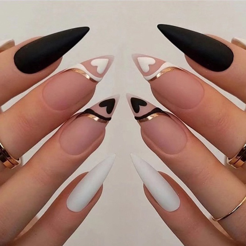 Fake Nails - Black & White Heart