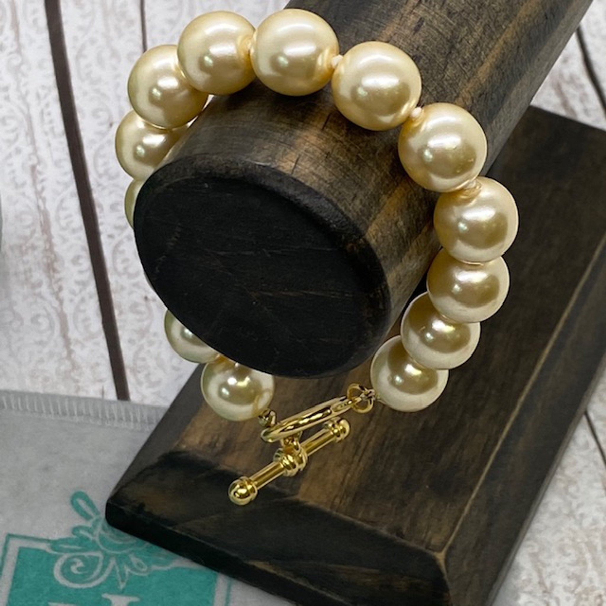 8mm Cream Glass Pearl Toggle Bracelet w/ Fashion Gold Monogram Disc -  HandPicked