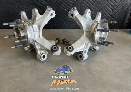 Assembled Spec MX-5 Billet Rear Hubs with Spindles(06-15) Assembled Spec MX-5 Billet Rear Hubs with Spindles(06-15)