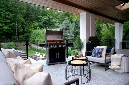 Rogue® PRO 525 Natural Gas Grill with Infrared Side Burner, Black