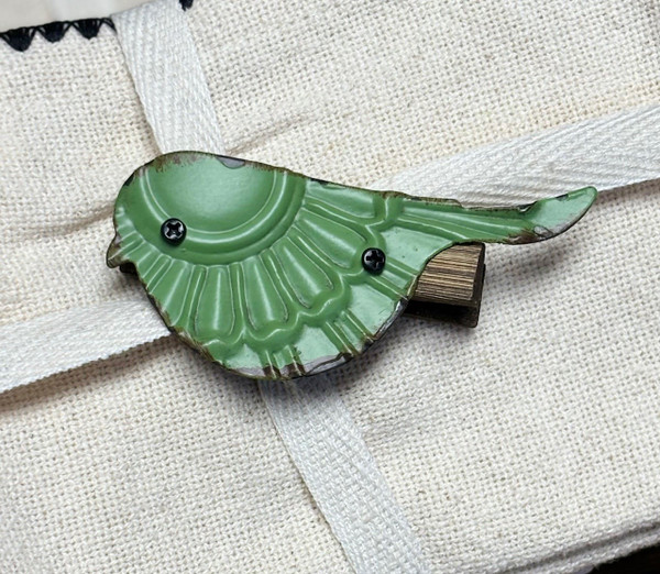 Green Tin Ceiling Metal Bird Clip