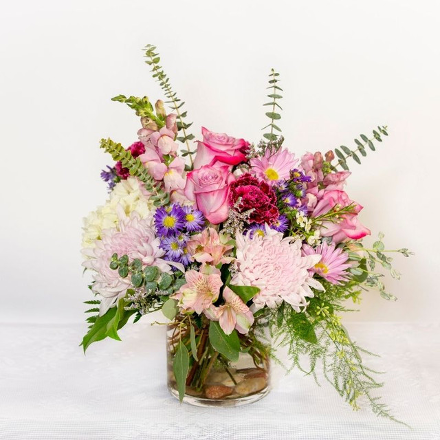 Williamsburg Florist Flower Delivery by Morrison's Flowers & Gifts