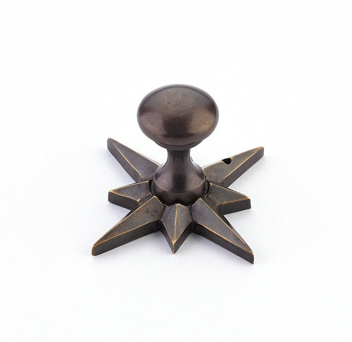 Schaub 982 3/4" Sonata Round Cabinet Knob with Star Backplate