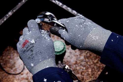3M CGL-W 3M™ Comfort Grip Glove CGL-W, Winter, Size L, elastic knit wrist cuff iseasy to pull on and off quickly and keeps out debris