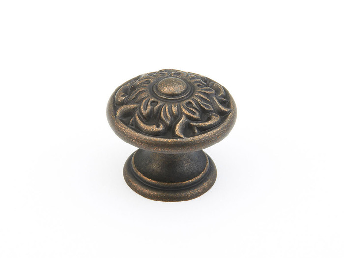Schaub 870 1-3/8" Corinthian Cabinet Knob