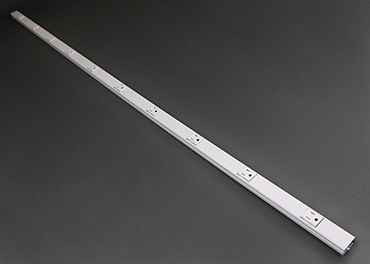 Wiremold 20GB606TR Tamper Resistant Plugmold Multioutlet System 72" White Steel Surface Mount