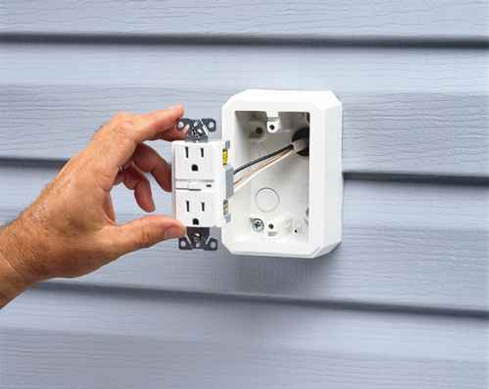 Arlington Industries Weatherproof device box, one peice construction. Installs on 5/8" lap siding. 18.6 cu. in.