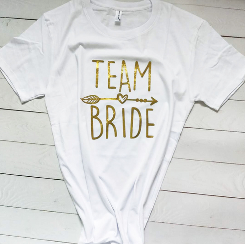 T-shirt donna Team Bride, Barbie font inspired, idea regalo per addio al nubilato