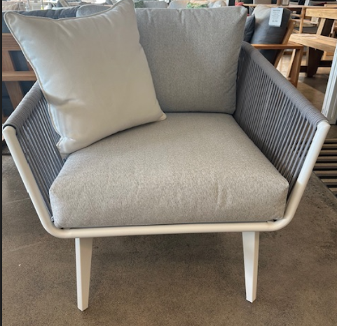 DIVA Outdoor Aluminium and Rope Lounge Chair -  White Frame, Light Grey Rope