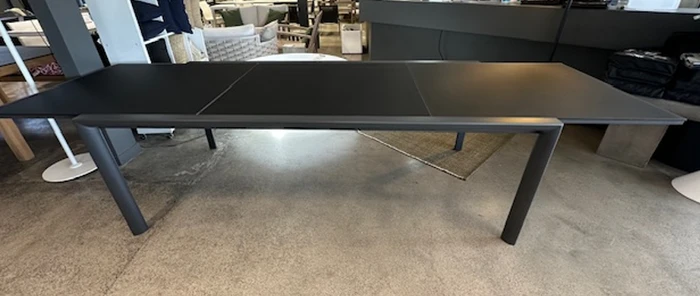 Themis Table 2.2m extends to 3.3m long!