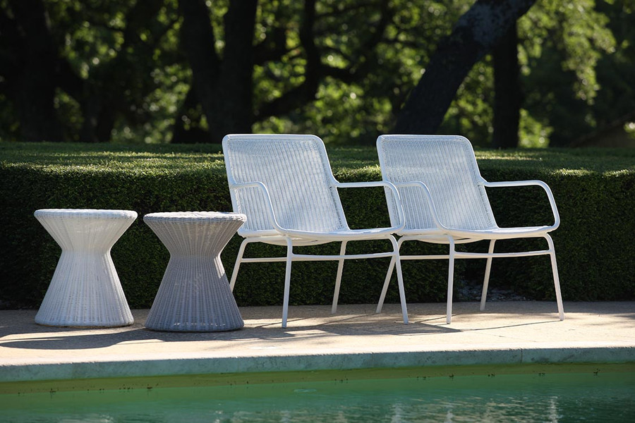 TOM outdoor side table in Stone White with FELIX outdoor low lounge chairs