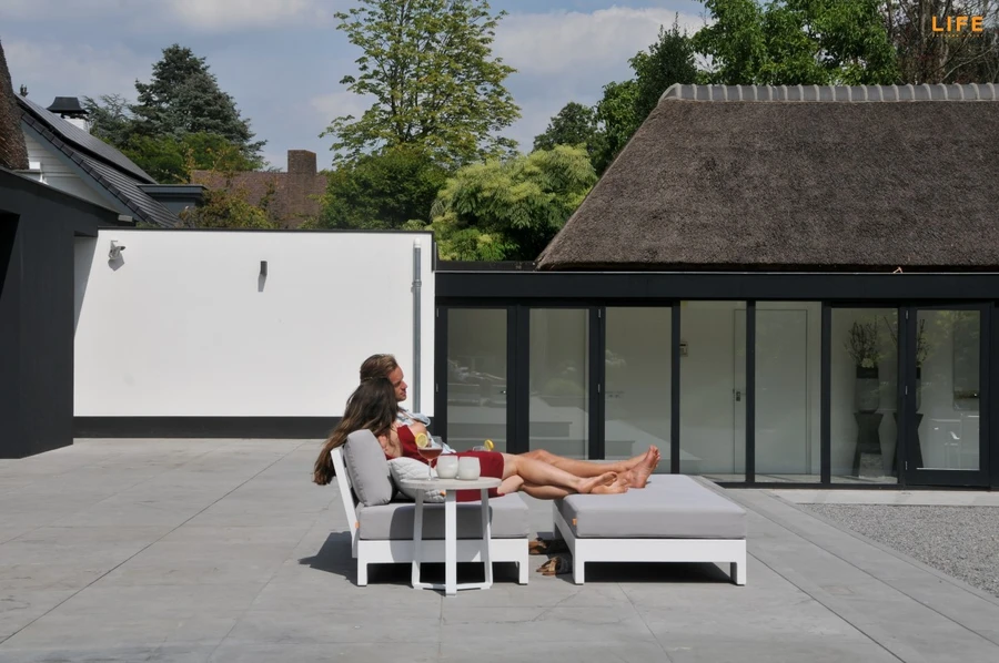 Side view of Cube low sofa. Picture also shows optionalbench available separately, WHITE NOT AVAILABLE, SOLD OUT!