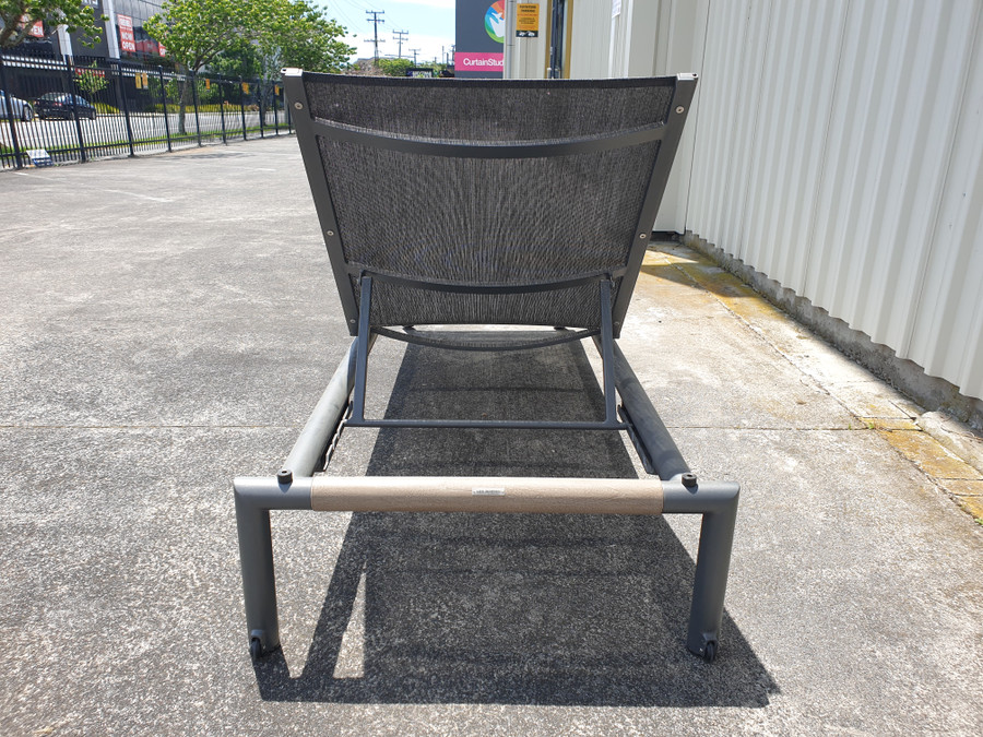 Bastingage batyline mesh and aluminium frame sun lounger by les Jardins with teak accent