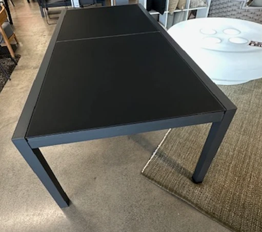 Themis table closed to 2.2m x 1.04m 