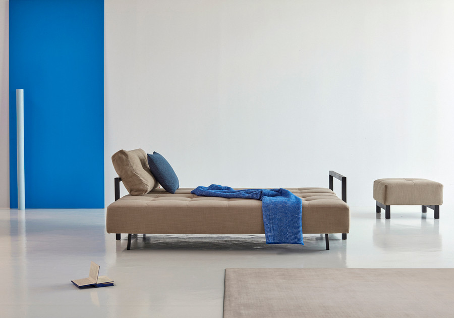 Sofa bed display of BIFROST Queen Sofa Bed with black oak arms. Matching BIFROST ottoman can be ordered- please ask staff for assistance
Displayed in Phobus Mocha