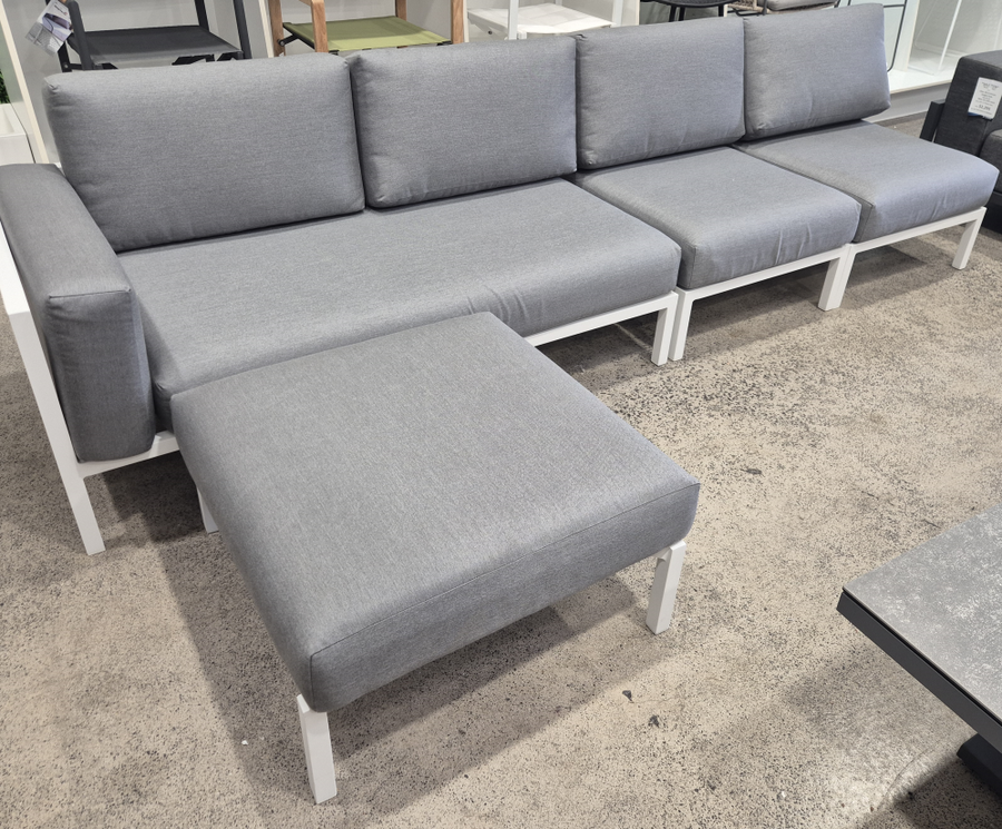 REEF modular, last FOUR pieces, sell out pricing save 65%, sold as pictured, measures 3.11m x 1.58m