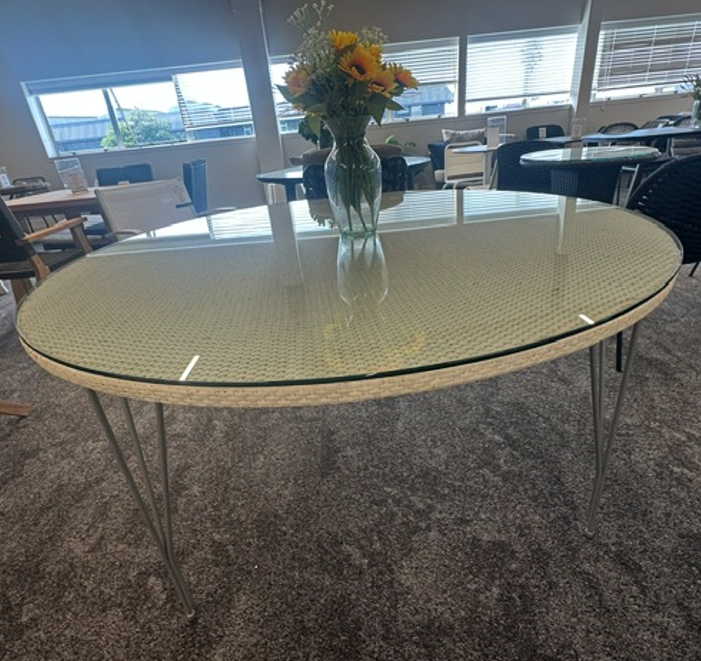 Jupiter 1.5m Diameter  table in White, picture shown is dark due to lighting, in reality the white colour is a warm white