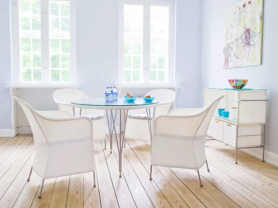 100cm round in white, SOLD OUT, for colour demonstration purposes only 