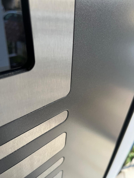 Beidseitig flächenbündige Aluminiumhaustür – Despiro DP15