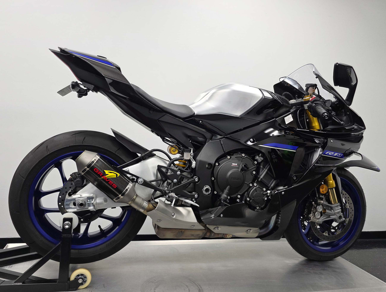 Graves Motorsports Yamaha R1 FZ-10 MT-10 Cat Back Slip-On Exhaust 