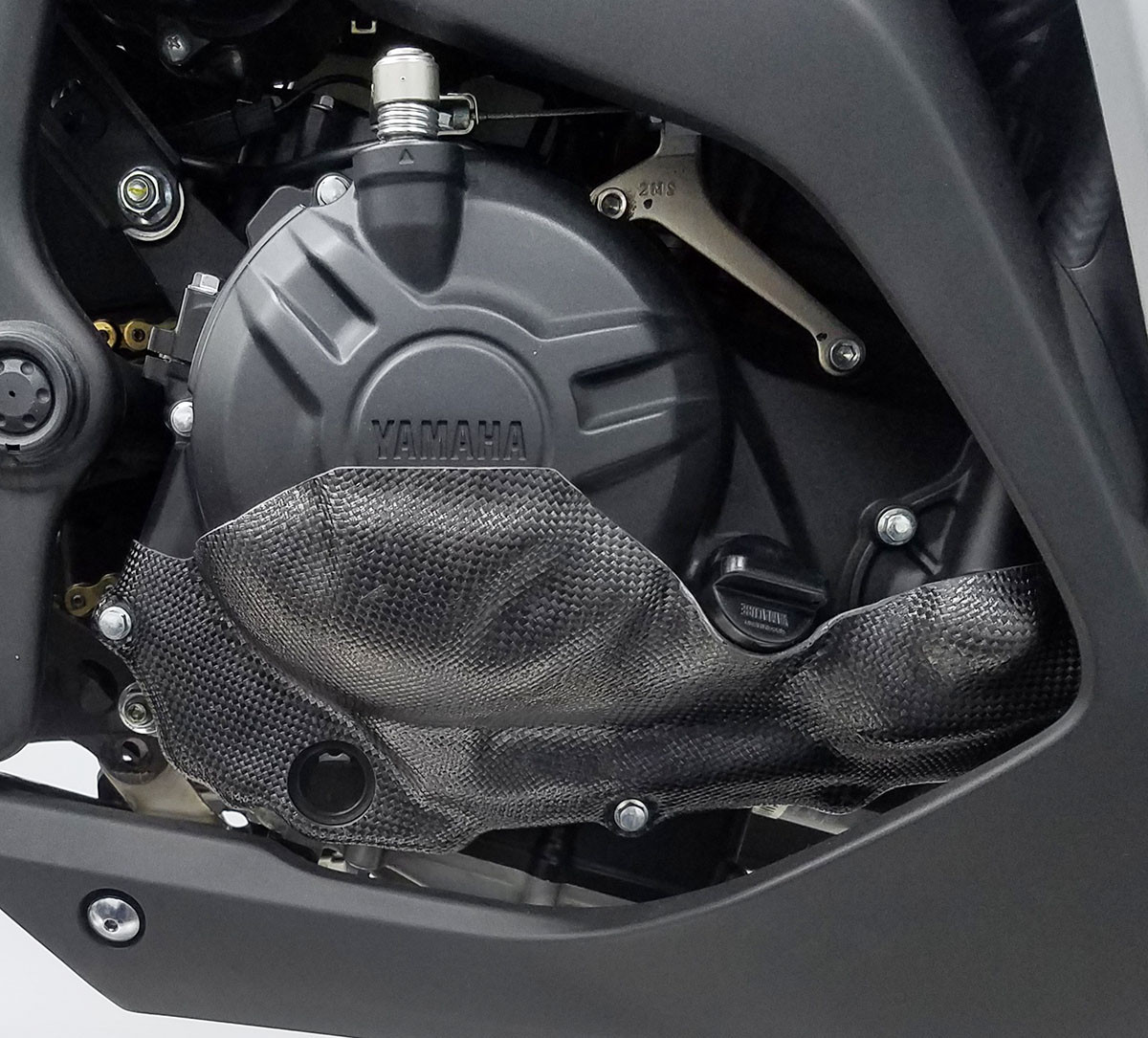 Yamaha R3 Carbon and Kevlar Moto America approved Right Side Clutch