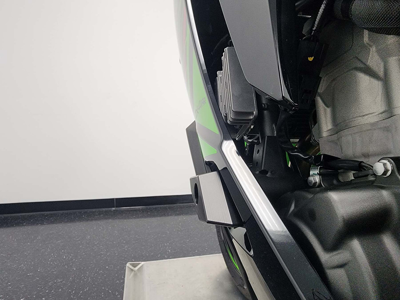 Kawasaki ZX-4RR ZX-4R Frame Slider Kit