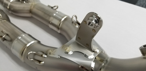 Graves Motorsports Yamaha R1 Full Titanium Exhaust System with Carbon 200mm Silencer