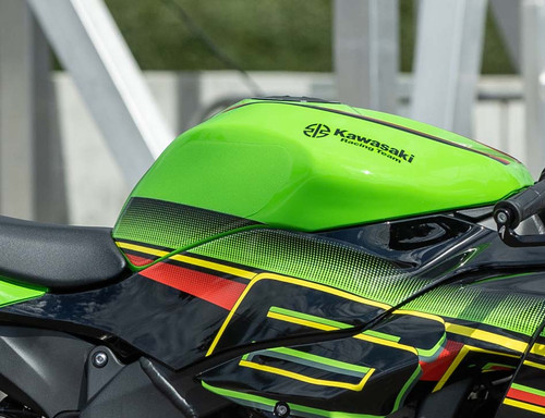 Kawasaki ZX-6R Tank Grip