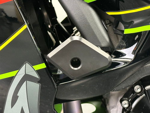 Kawasaki ZX-6R Frame Sliders 2024 +