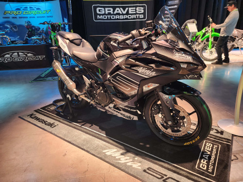 Graves Kawasaki Ninja 500  Bike Mat - Black + White