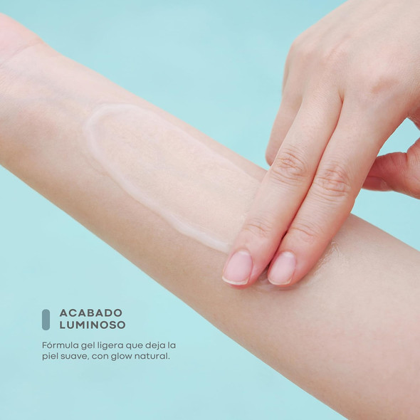 Product + ingredients flat lay: hyaluronic acid + centella asiatica highlighted.