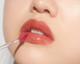 Non-sticky glossy tint for smooth lips