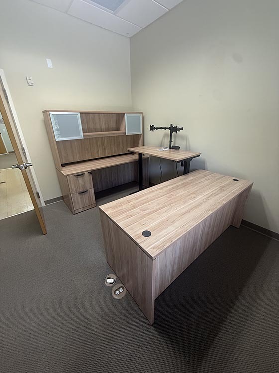 adjustable-height-tables-in-florida-24.jpg