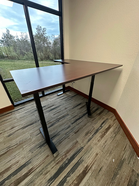 adjustable-height-tables-in-florida-9.jpg