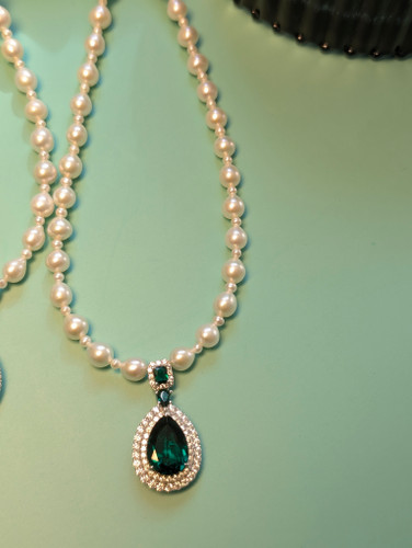 Emerald Dream Pearl Necklace