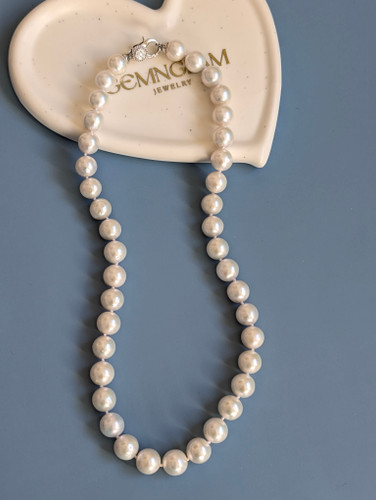 Essential Statement Pearl Necklace 10-11 mm