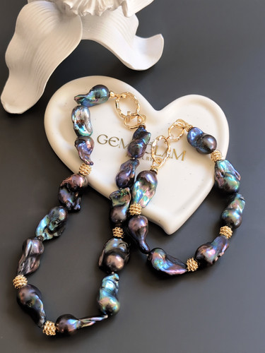 Peacock Glow Baroque Necklace & Bracelet Set