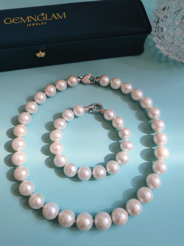 Essential Statement Pearl Bracelet 12-13mm