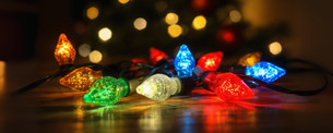 Why Some People Still Choose Incandescent Christmas Lights (And What You Should Know)