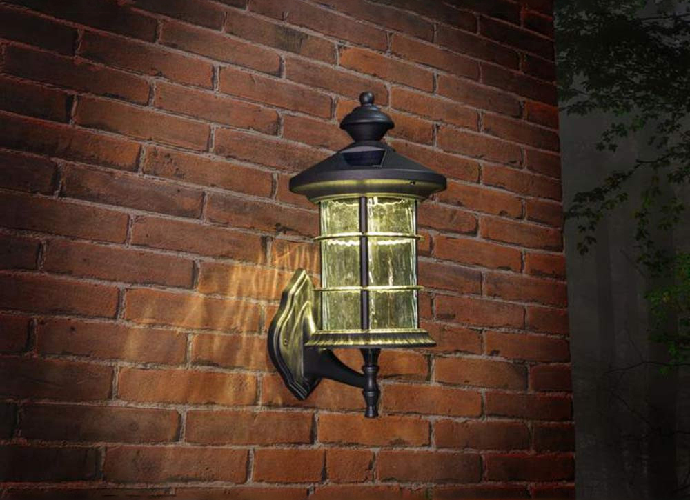 Hampton Solar Lamp Main View