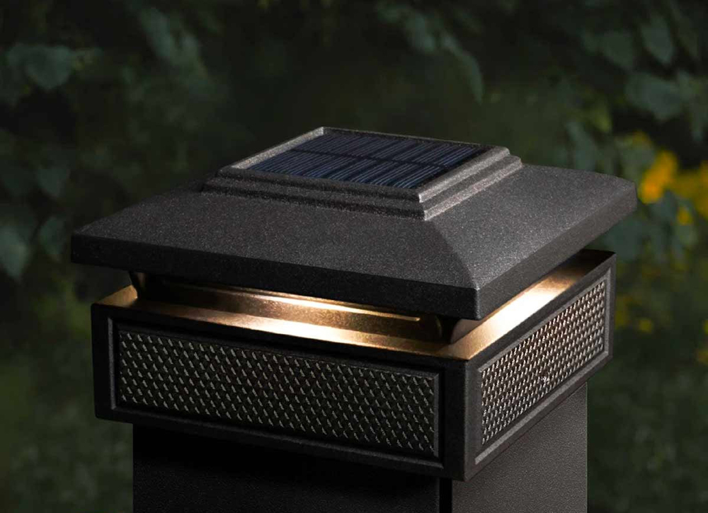 Lumineer Smart Solar Post Cap in Black Main