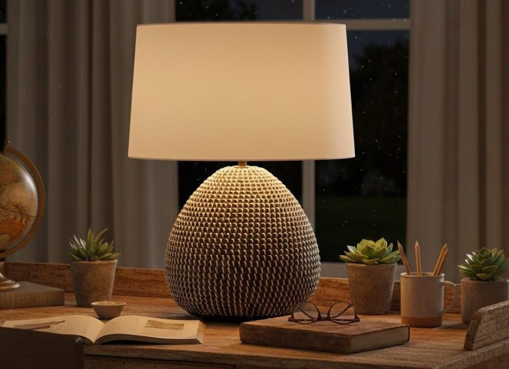 Shown in Black Gradient