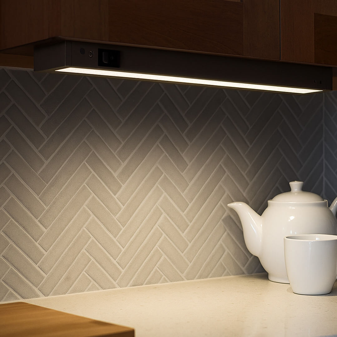 120V Field-Switchable Under Cabinet Kitchen LED Light Bar