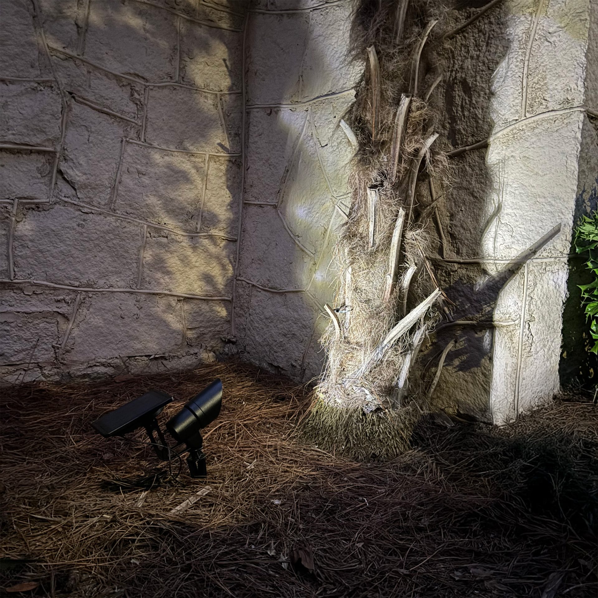 Sunset Glow Garden Bundle  4-Pathway + 2-Spotlight Solar Lighting Kit