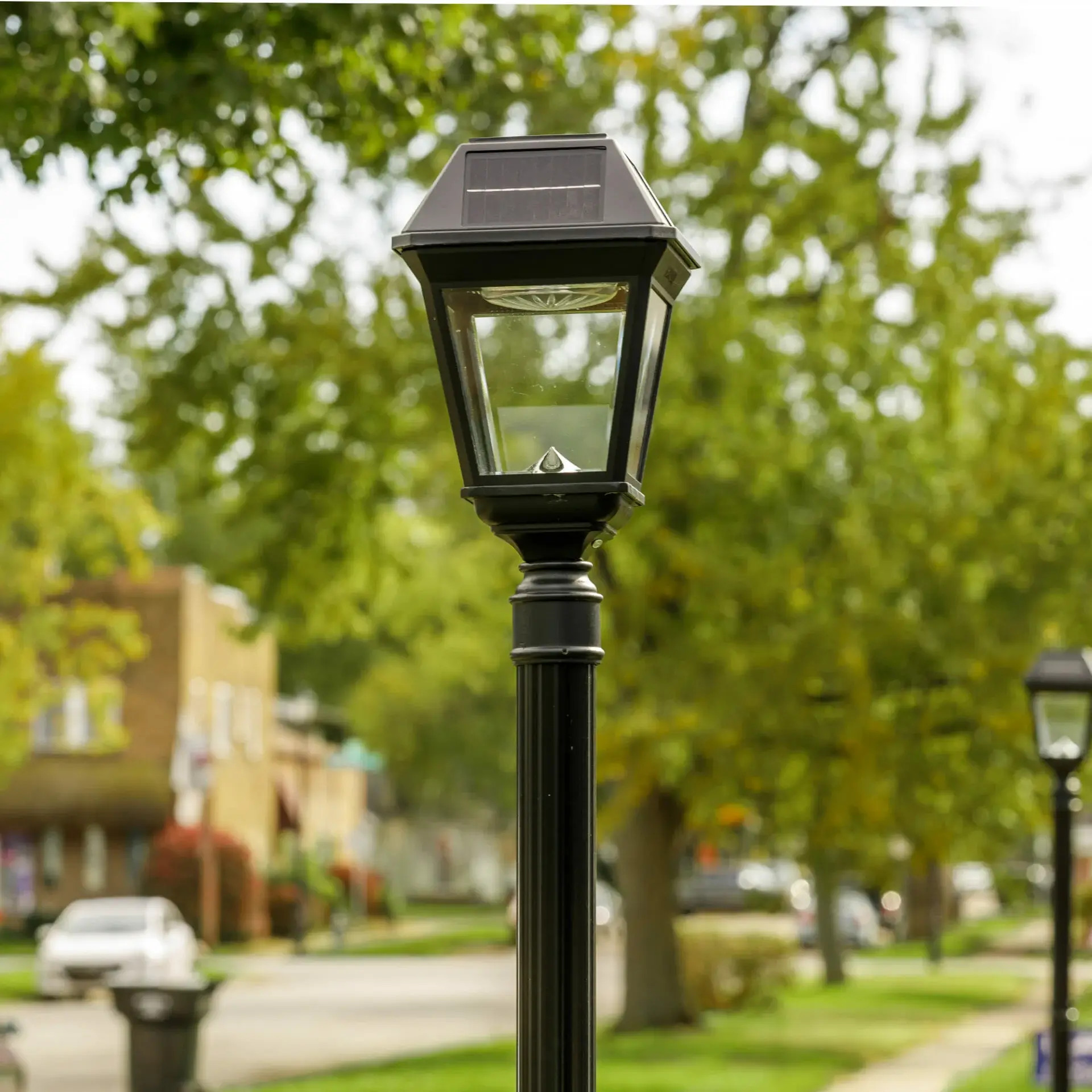 Imperial III Commercial Solar Post Light with Dual Color and 3″ Fitter