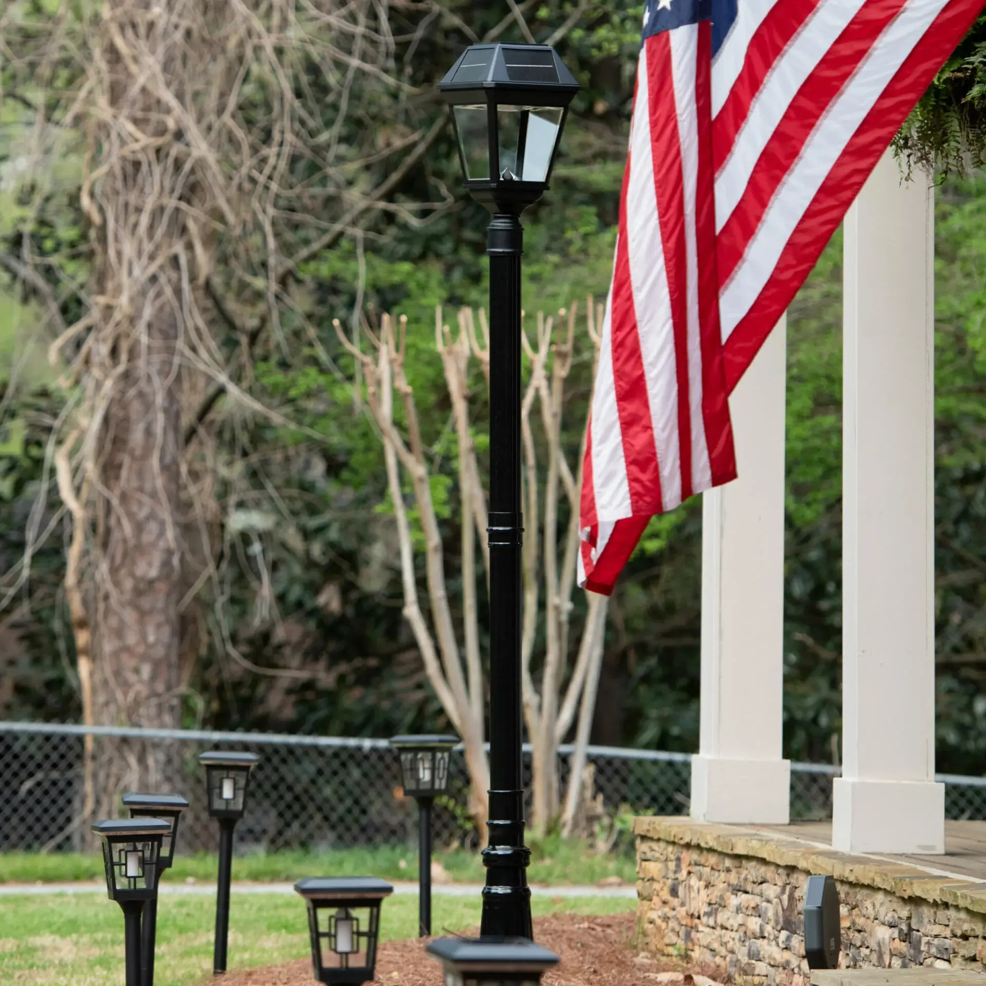 Imperial III Commercial Solar Post Light with Dual Color and 3″ Fitter