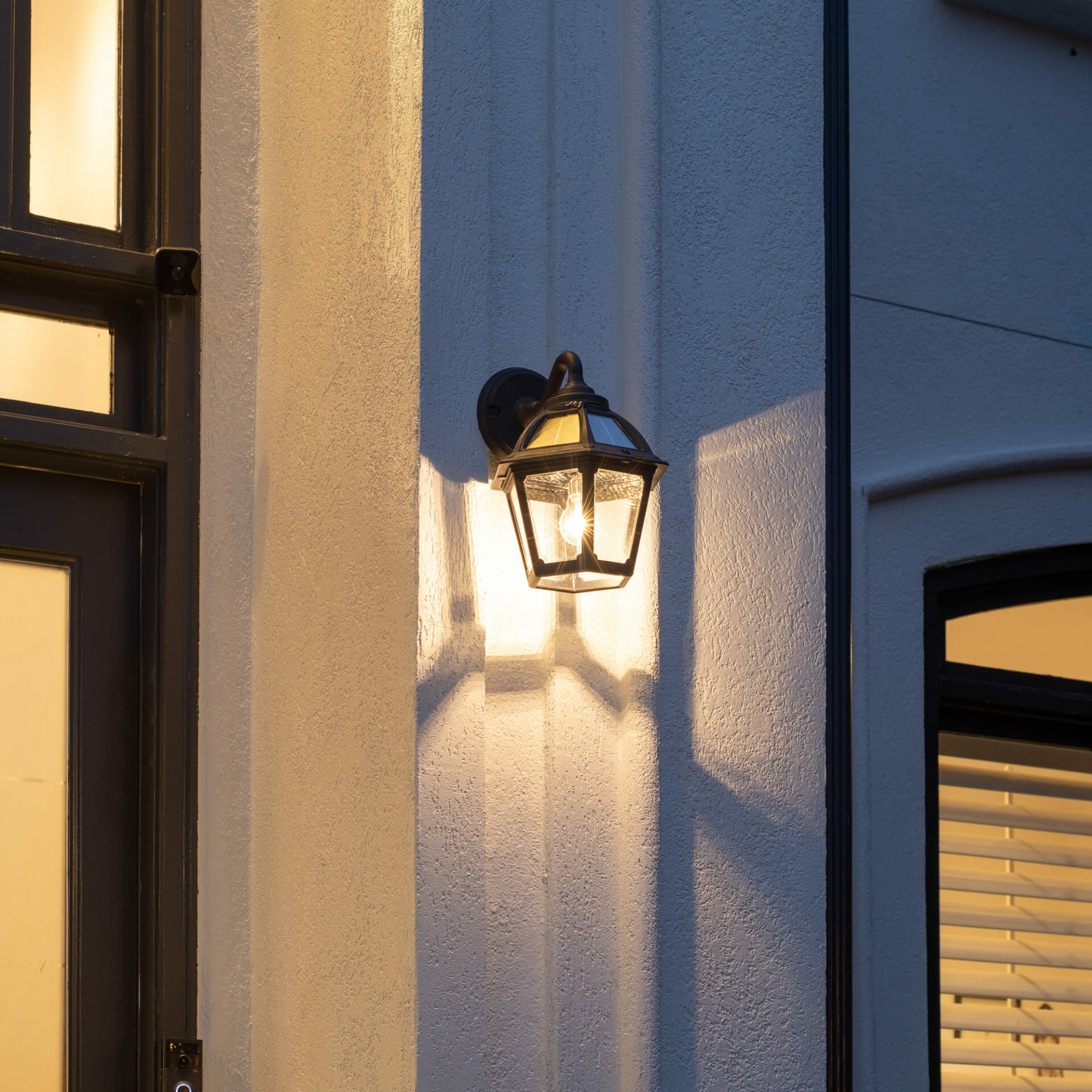 Polaris Solar Wall Light